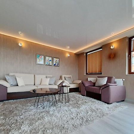 Sky View - Luxury Apartment With A Dream View Брашов Экстерьер фото