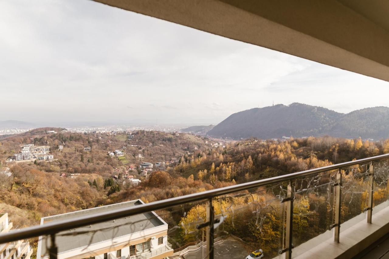 Sky View - Luxury Apartment With A Dream View Брашов Экстерьер фото