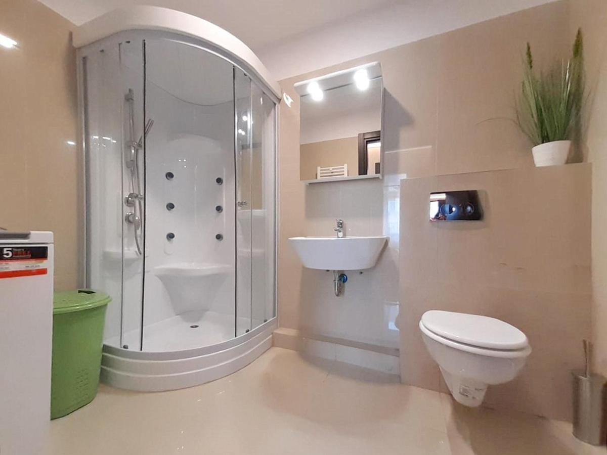 Sky View - Luxury Apartment With A Dream View Брашов Экстерьер фото