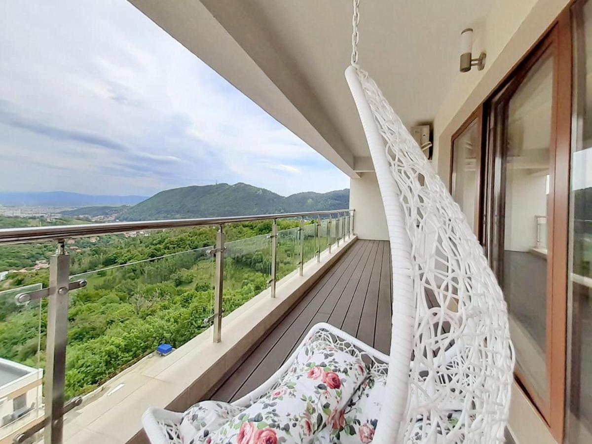 Sky View - Luxury Apartment With A Dream View Брашов Экстерьер фото